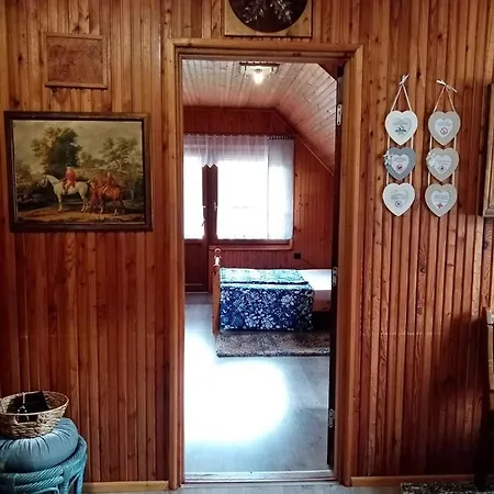 Erdei Szalonka Vendeghaz *