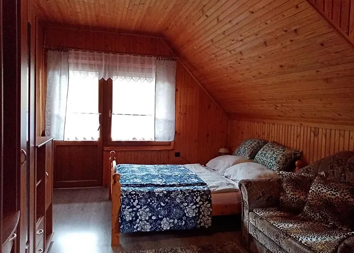 Erdei Szalonka Vendeghaz Feriehus