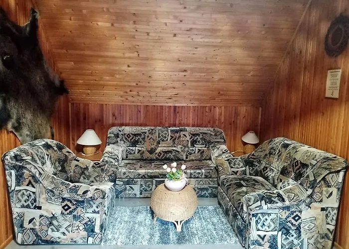 Erdei Szalonka Vendeghaz Feriehus *